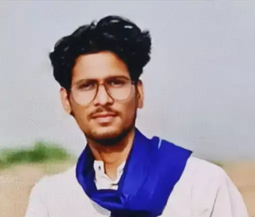 OHE तार की चपेट में आया ठेका श्रमिक, हालत नाजुक OHE तार की चपेट में आया ठेका श्रमिक, हालत नाजुक