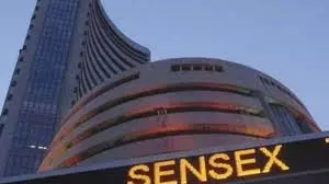 अमेरिकी टैरिफ के असर से सेंसेक्स 600 अंक और निफ्टी 0.7% गिरा अमेरिकी टैरिफ के असर से सेंसेक्स 600 अंक और निफ्टी 0.7% गिरा