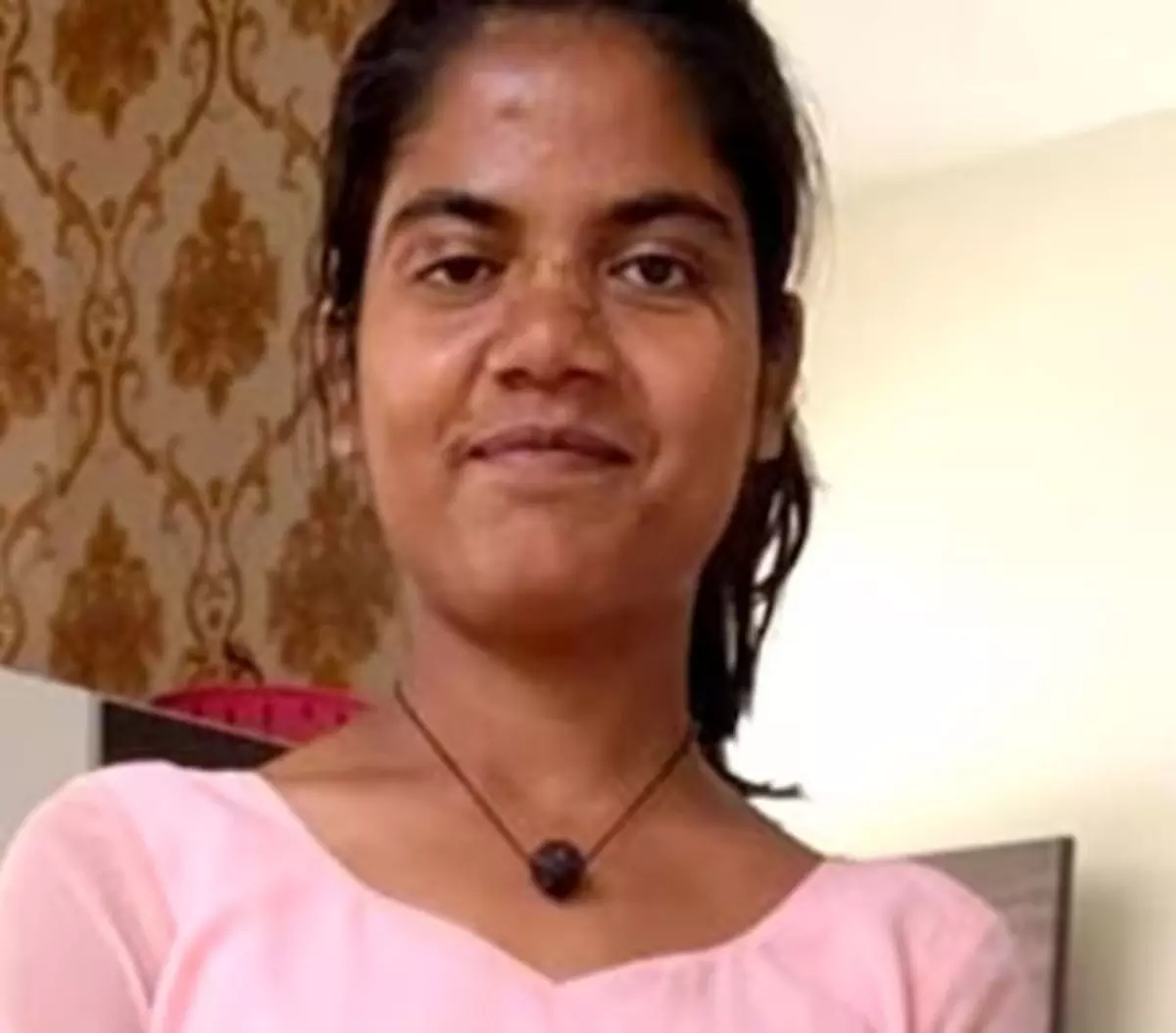विधायक पुत्र के बंगले में नौकरानी की लाश मिली विधायक पुत्र के बंगले में नौकरानी की लाश मिली
