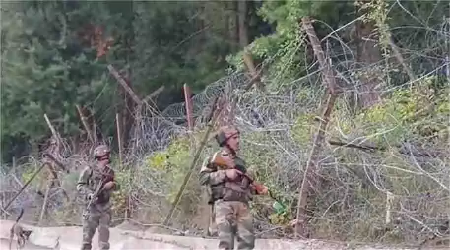 Jammu Kashmir : इस जिले में घुसे आतंकी, सुरक्षाबलों ने मार गिराया Jammu Kashmir : इस जिले में घुसे आतंकी, सुरक्षाबलों ने मार गिराया