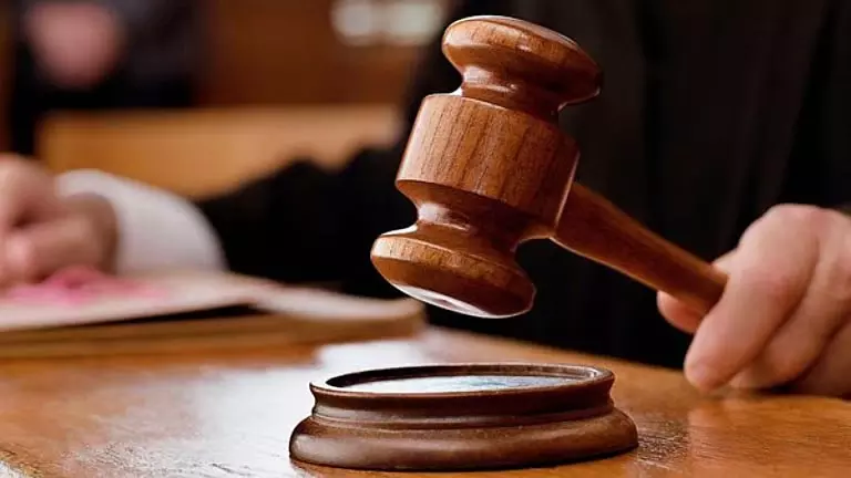 EWS छात्रों को छोड़ने पर दिल्ली HC ने सरकार और CBSE से जवाब मांगा EWS छात्रों को छोड़ने पर दिल्ली HC ने सरकार और CBSE से जवाब मांगा