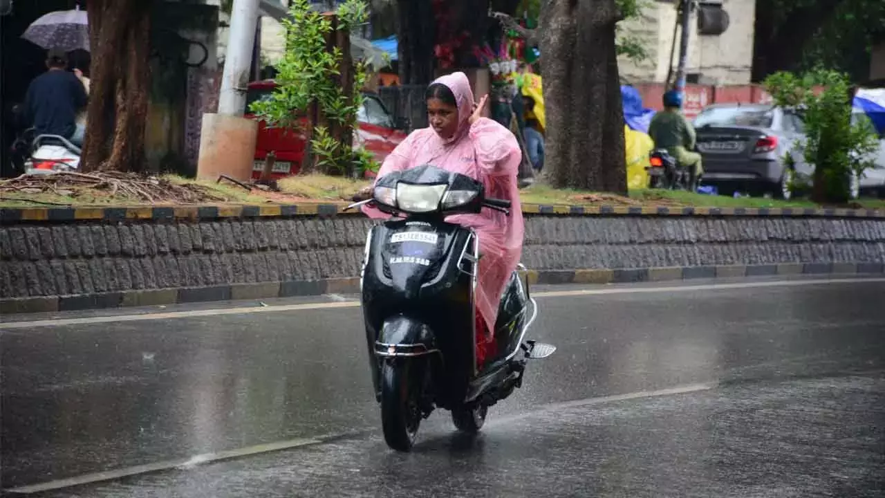IMD ने अगले 4 दिनों तक तेलंगाना में भारी बारिश का अनुमान लगाया है IMD ने अगले 4 दिनों तक तेलंगाना में भारी बारिश का अनुमान लगाया है