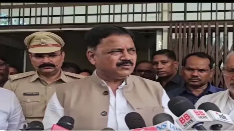 Jharkhand के मंत्रियों को लॉरेंस बिश्नोई गिरोह के सदस्य से मिली बम से उड़ाने की धमकी Jharkhand के मंत्रियों को लॉरेंस बिश्नोई गिरोह के सदस्य से मिली बम से उड़ाने की धमकी