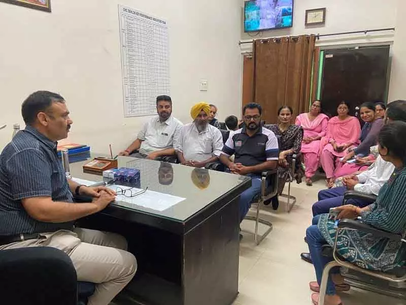 Ludhiana: स्वास्थ्य कर्मियों, सामाजिक कार्यकर्ताओं को आपदा प्रबंधन में प्रशिक्षित किया गया Ludhiana: स्वास्थ्य कर्मियों, सामाजिक कार्यकर्ताओं को आपदा प्रबंधन में प्रशिक्षित किया गया