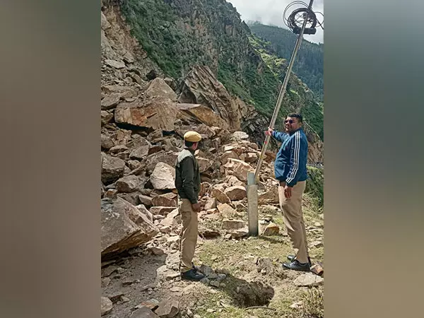 जोशीमठ-मलारी मार्ग बंद, Police ने जारी किया ट्रैफिक अलर्ट जोशीमठ-मलारी मार्ग बंद, Police ने जारी किया ट्रैफिक अलर्ट