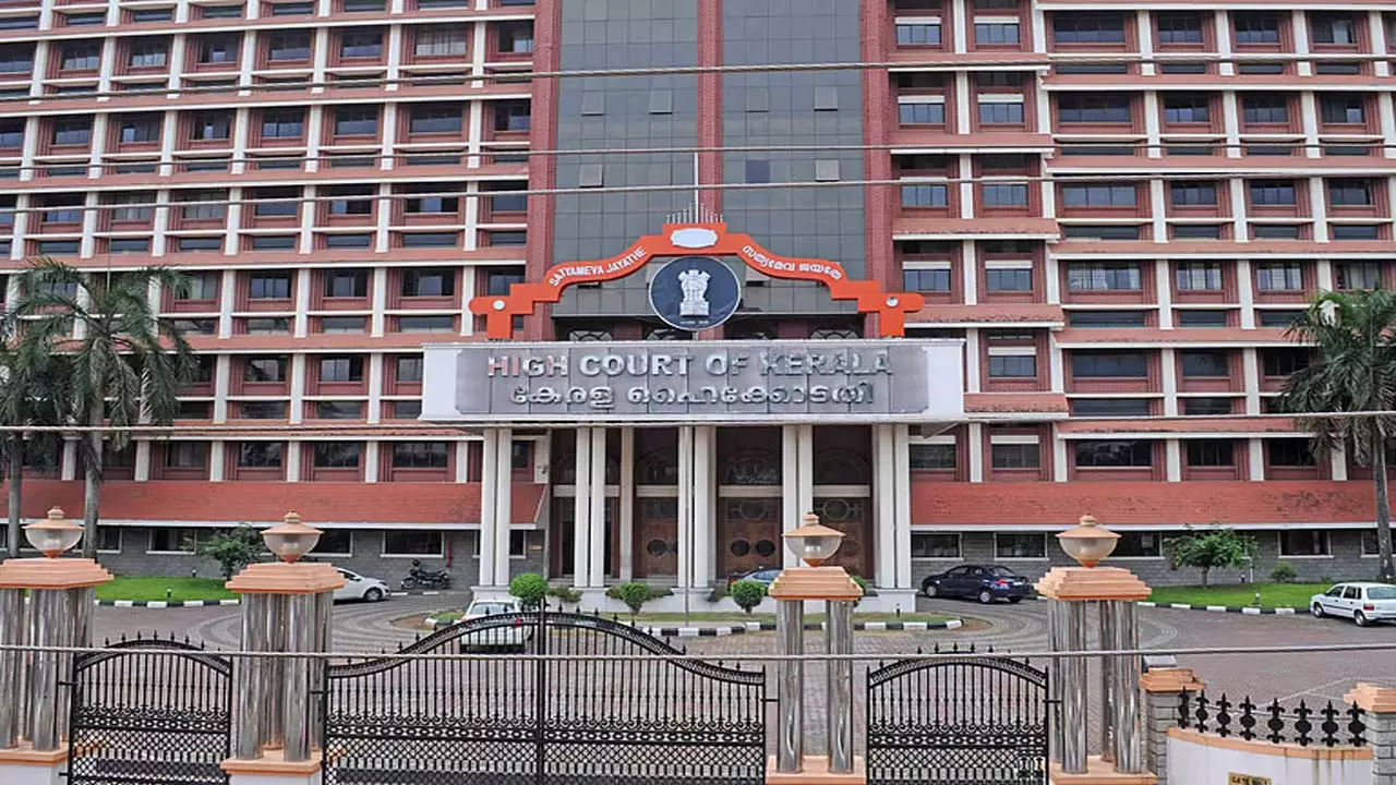 20 साल बाद, 74 वर्षीय केरल की माँ को बेटे की हत्या के मामले में न्याय नहीं मिला 20 साल बाद, 74 वर्षीय केरल की माँ को बेटे की हत्या के मामले में न्याय नहीं मिला