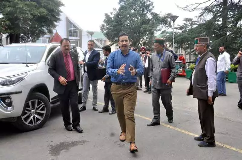 मानसून में पीडब्ल्यूडी को 1,444 करोड़ रुपये का नुकसान हुआ: Minister मानसून में पीडब्ल्यूडी को 1,444 करोड़ रुपये का नुकसान हुआ: Minister
