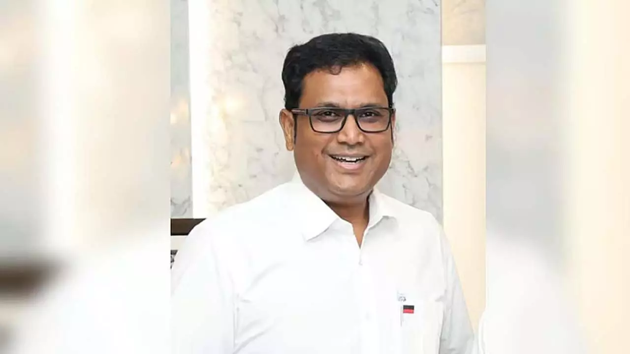 TN के उद्योग मंत्री ने केंद्र से अमेरिकी टैरिफ वृद्धि पर कार्रवाई करने का आग्रह किया TN के उद्योग मंत्री ने केंद्र से अमेरिकी टैरिफ वृद्धि पर कार्रवाई करने का आग्रह किया