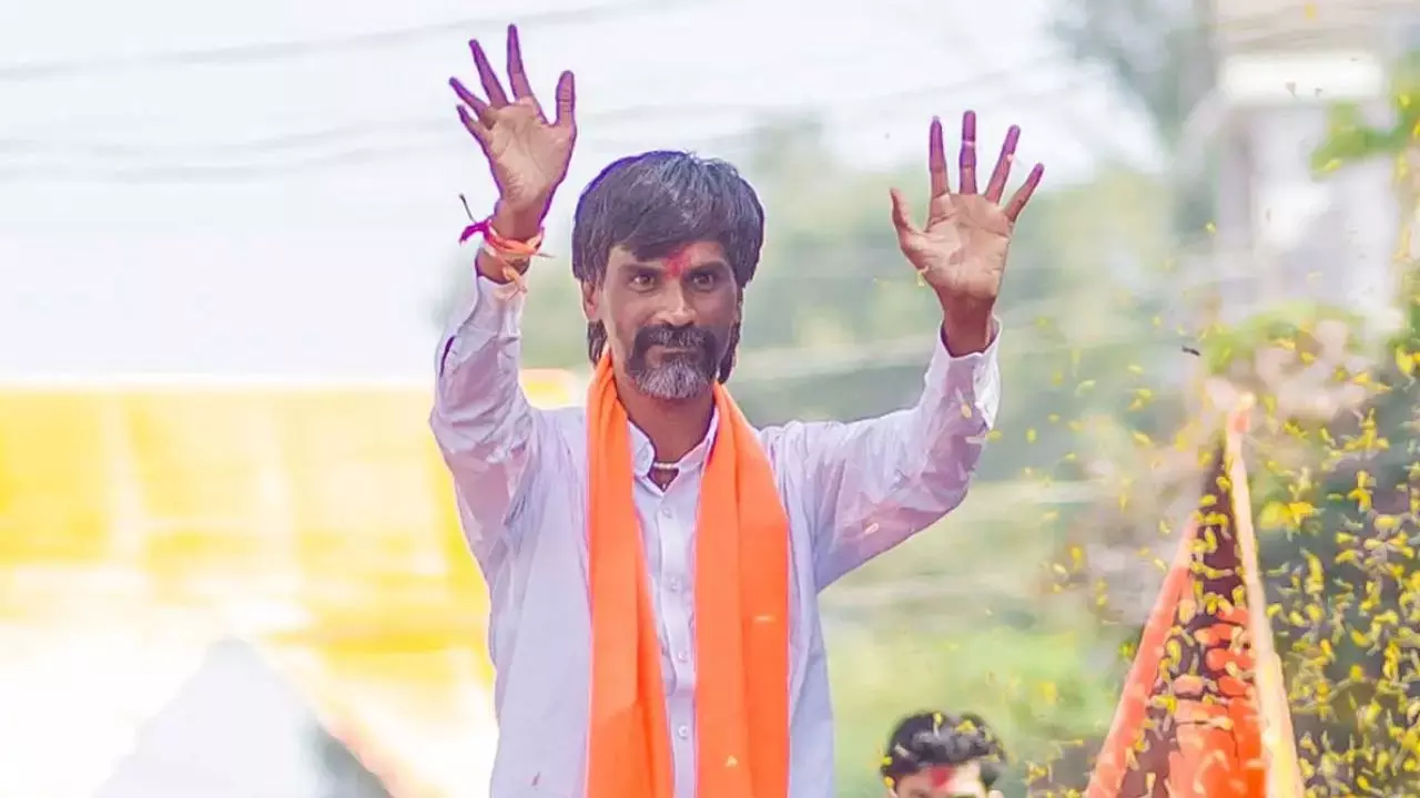 Mumbai: मुंबई से मराठा आरक्षण लेकर लौटने का ऐलान Mumbai: मुंबई से मराठा आरक्षण लेकर लौटने का ऐलान
