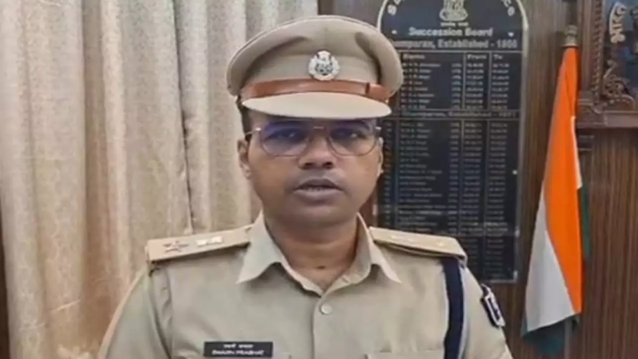 नेपाल बॉर्डर से घुसे तीन पाकिस्तानी संदिग्धों की तलाश, पूर्वी चंपारण पुलिस अलर्ट नेपाल बॉर्डर से घुसे तीन पाकिस्तानी संदिग्धों की तलाश, पूर्वी चंपारण पुलिस अलर्ट