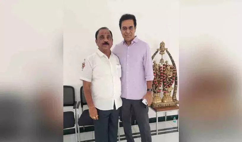 Congress पार्टी को झटका.. मंत्री जुपल्ली के अनुयायी बीआरएस में शामिल होने को तैयार Congress पार्टी को झटका.. मंत्री जुपल्ली के अनुयायी बीआरएस में शामिल होने को तैयार