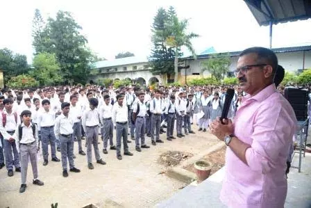 स्कूल शिक्षा विभाग द्वारा जिलेभर में सामूहिक पुस्तक वाचन का आयोजन स्कूल शिक्षा विभाग द्वारा जिलेभर में सामूहिक पुस्तक वाचन का आयोजन