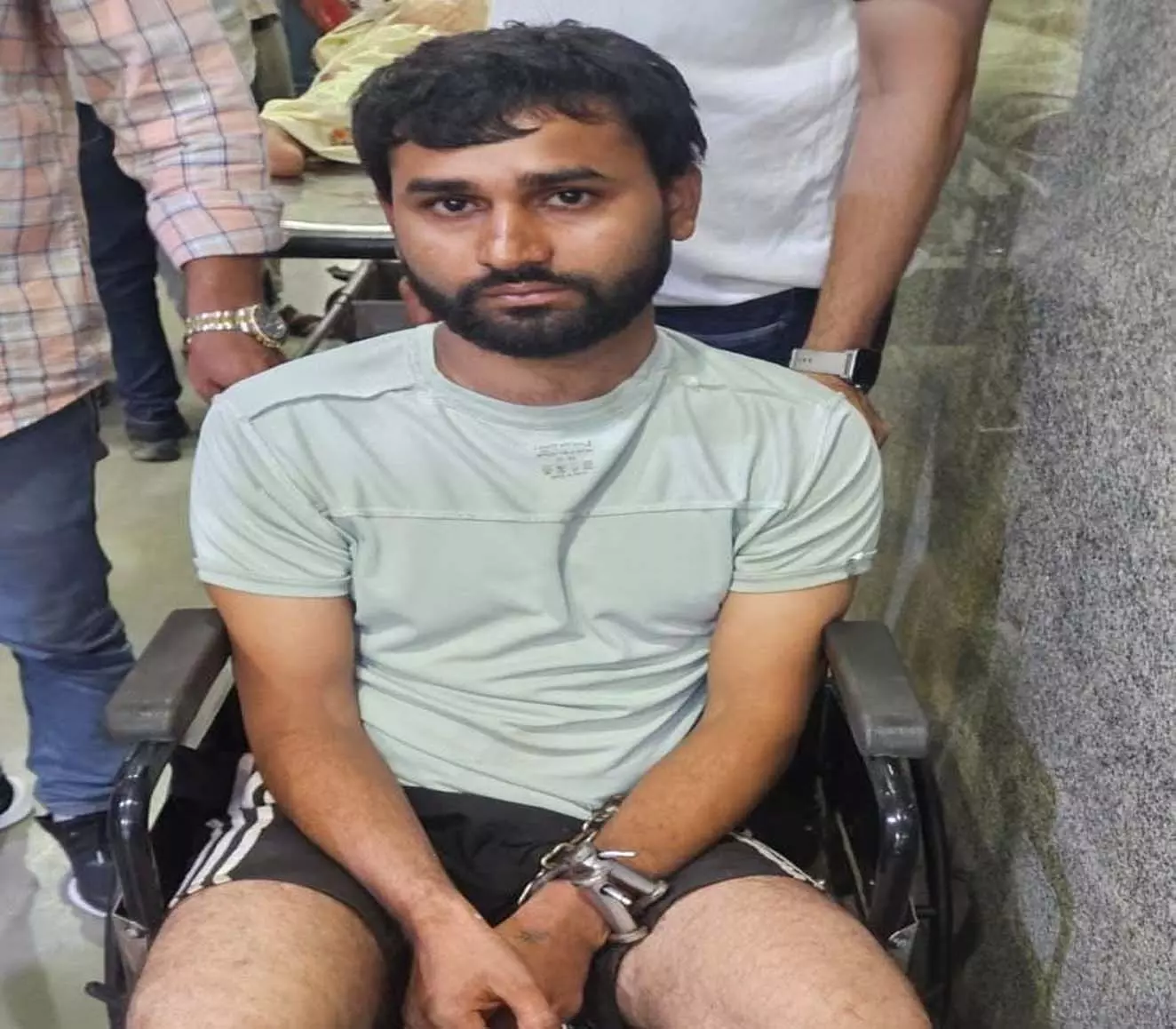 4 साल से फरार डकैती का शातिर आरोपी धनीराम घृतलहरे गिरफ्तार 4 साल से फरार डकैती का शातिर आरोपी धनीराम घृतलहरे गिरफ्तार