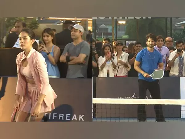 Shahid Kapoor और मीरा राजपूत ने मज़ेदार पिकलबॉल फ़ेसऑफ़ में दिखाया अपना स्पोर्टी रूप Shahid Kapoor और मीरा राजपूत ने मज़ेदार पिकलबॉल फ़ेसऑफ़ में दिखाया अपना स्पोर्टी रूप