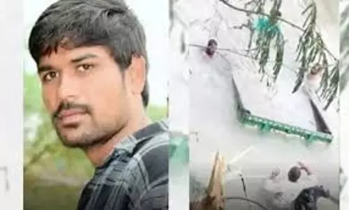 Telangana : जगतियाल नहर में गणेश प्रतिमा से भरा ट्रैक्टर पलटने से युवक लापता Telangana : जगतियाल नहर में गणेश प्रतिमा से भरा ट्रैक्टर पलटने से युवक लापता