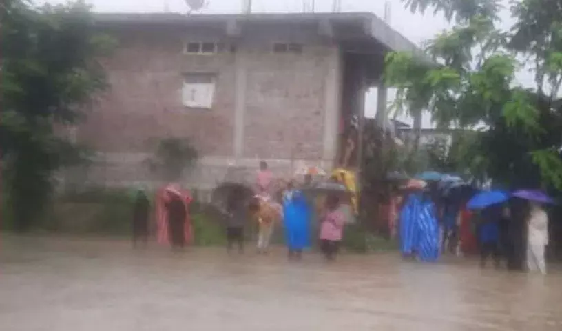मेडक में बाढ़ में फंसे 12 लोग, NDRF के जवान जिले में पहुंचे