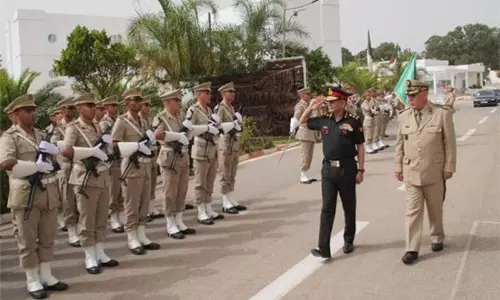 सेना प्रमुख उपेंद्र द्विवेदी ने अल्जीरिया के सैन्य स्कूल का दौरा किया, कैडेटों की सराहना