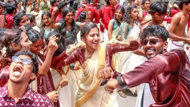 Kerala :  ओणम के बुखार के बीच तिरुवनंतपुरम में रेट्रो लुक