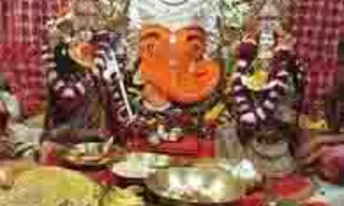 Sehore: गणेश चतुर्थी का उत्साह, गणेश मंदिर में उमड़ी भारी भीड़ Sehore: गणेश चतुर्थी का उत्साह, गणेश मंदिर में उमड़ी भारी भीड़