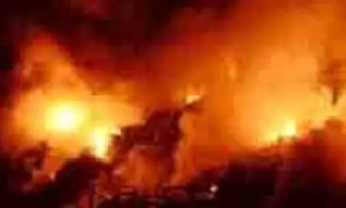 Bihar : रेस्टोरेंट में लगी भीषण आग, लाखों का नुकसान