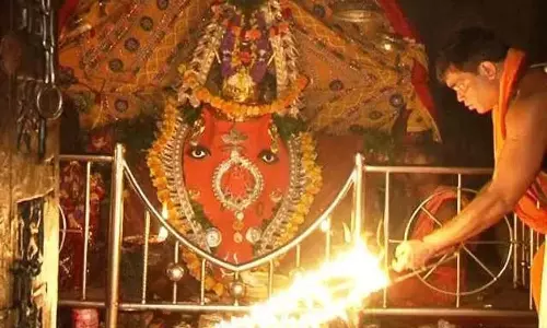 पश्चिमी ओडिशा नुआखाई उत्सव के लिए तैयार; जानें कब देवी समलेश्वरी को अर्पित किया जाएगा नबन्ना पश्चिमी ओडिशा नुआखाई उत्सव के लिए तैयार; जानें कब देवी समलेश्वरी को अर्पित किया जाएगा नबन्ना