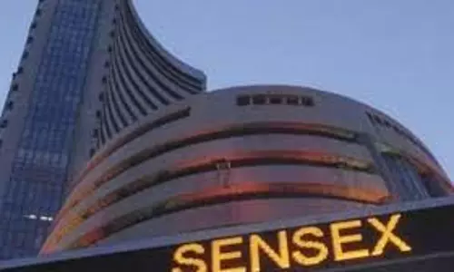 अमेरिकी टैरिफ के असर से सेंसेक्स 600 अंक और निफ्टी 0.7% गिरा
