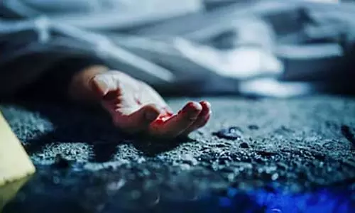 UP : एक युवक ने 14 साल की लड़की की हत्या की, शव को घर में ही दफनाते हुए पकड़ा गया