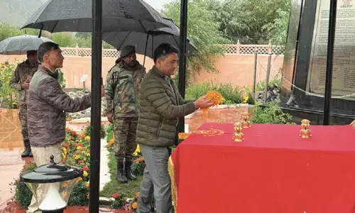 न्यायमूर्ति वानी ने द्रास में अदालत परिसर का निरीक्षण किया न्यायमूर्ति वानी ने द्रास में अदालत परिसर का निरीक्षण किया