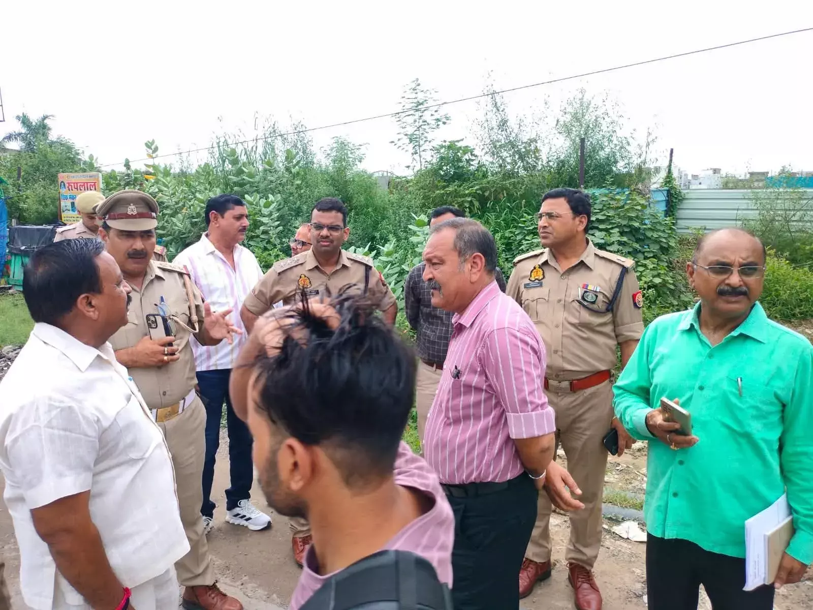 Ghaziabad: सड़कों से जाम हटाने को राजनगर एक्सटेंशन में शुरू हुई पहल