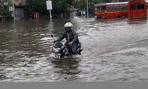 कर्नाटक में भारी बारिश की चेतावनी जारी: स्कूल बंद कर्नाटक में भारी बारिश की चेतावनी जारी: स्कूल बंद