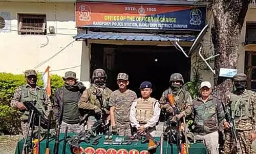 Manipur : कांगपोकपी में भारी मात्रा में हथियार और गोला-बारूद जब्त