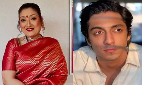 Yashvardhan की सुर्खियों के बीच सुनीता आहूजा ने सैय्यारा की सफलता पर शांति से प्रतिक्रिया दी Yashvardhan की सुर्खियों के बीच सुनीता आहूजा ने सैय्यारा की सफलता पर शांति से प्रतिक्रिया दी
