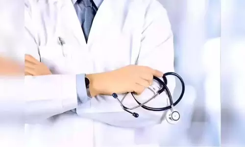 डॉक्टर की लापरवाही से खतरे में मरीज की जान, सर्जरी के बाद छाती में रह गई गाइड वायर डॉक्टर की लापरवाही से खतरे में मरीज की जान, सर्जरी के बाद छाती में रह गई गाइड वायर