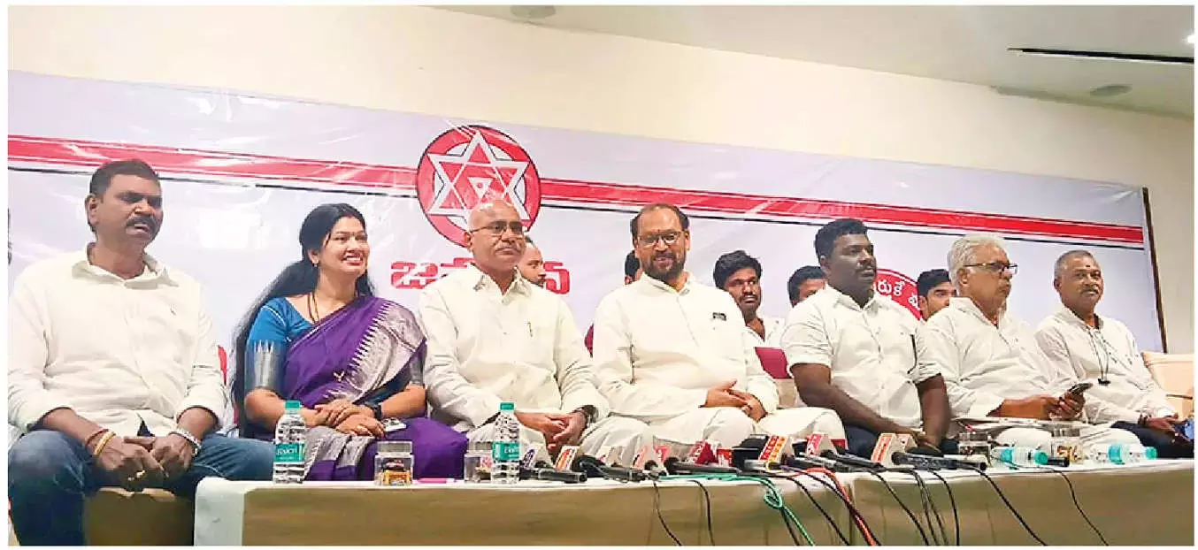 Andhra: सेनाथो - सेनानी बैठकें, जेएसपी को अगले स्तर पर ले जाने का एक मंच