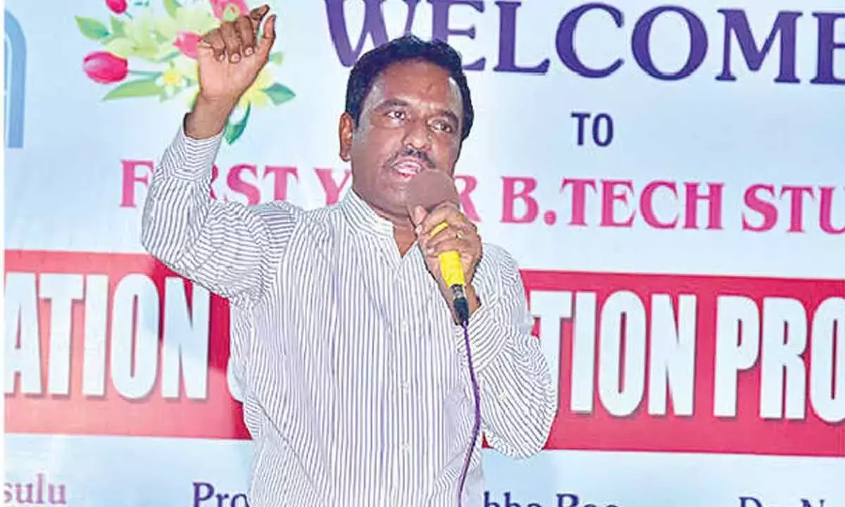 Andhra: ऑटिल्य का प्रशिक्षण एसवीयूसीई के नए छात्रों को प्रेरित करता है