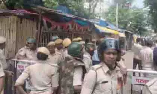 छात्रा की मौत से आक्रोश, Patna में विरोध प्रदर्शन ने लिया हिंसक रूप छात्रा की मौत से आक्रोश, Patna में विरोध प्रदर्शन ने लिया हिंसक रूप