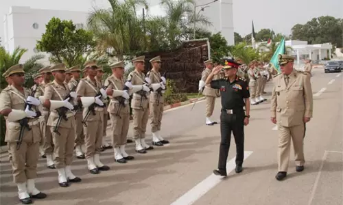 उपेंद्र द्विवेदी ने अल्जीरिया के स्कूल ऑफ कमांड एंड मेजर स्टाफ का दौरा किया