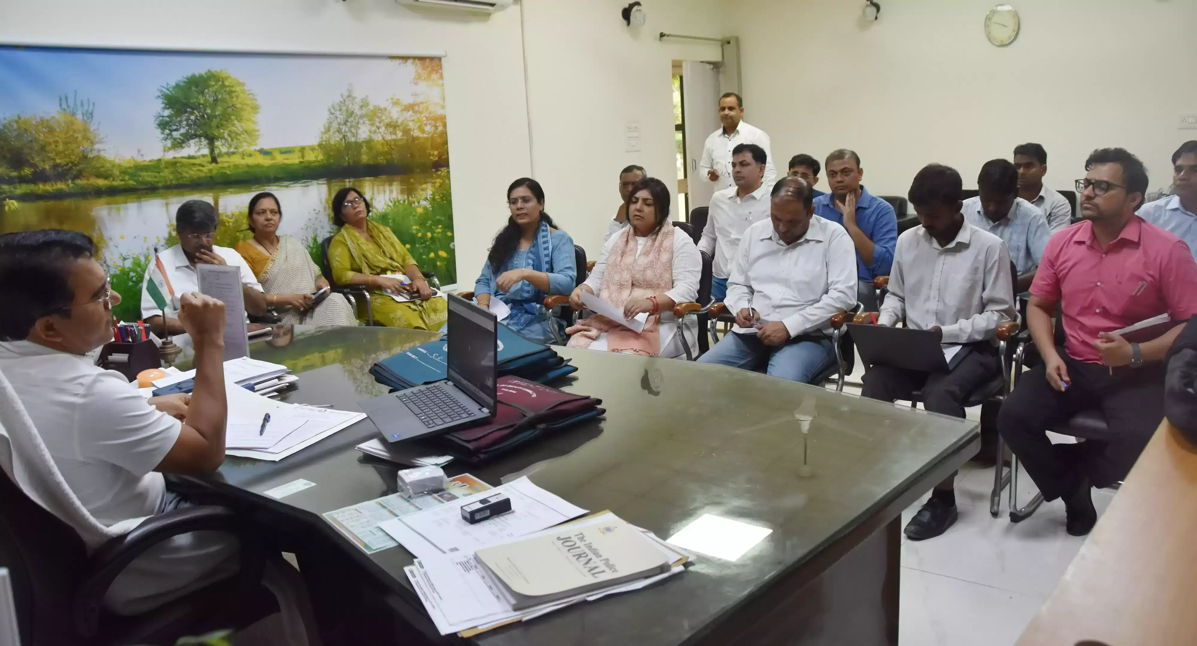 Palwal: वशिष्ठ ने रोड सुधार और सफाई का निर्देश दिया