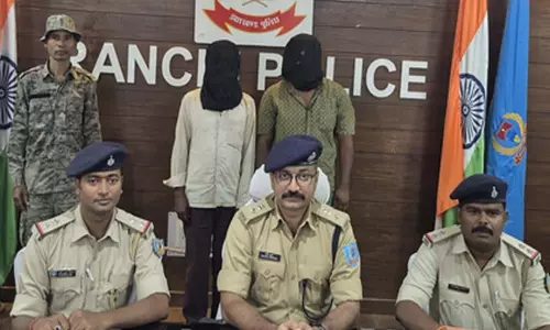 रांची में महिला की हत्या कर शव पर चढ़ाई गाड़ी, दो आरोपी गिरफ्तार रांची में महिला की हत्या कर शव पर चढ़ाई गाड़ी, दो आरोपी गिरफ्तार