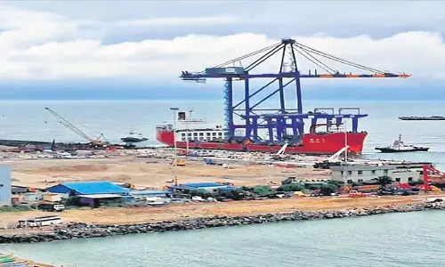 Vizhinjam  बंदरगाह ने नौ महीनों में अनुमान से तीन गुना से ज़्यादा माल ढुलाई की