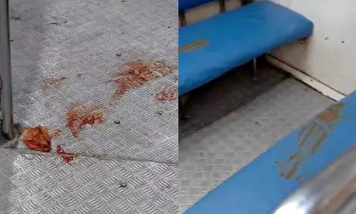 गोरेगांव-CSMT ट्रेन में गंदगी का मामला, सीटों पर मिला मानव मल गोरेगांव-CSMT ट्रेन में गंदगी का मामला, सीटों पर मिला मानव मल