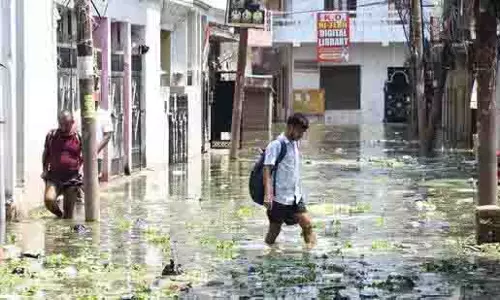 Prayagraj: गंगा, यमुना का उफान जारी, 2605 लोग राहत शिविरों में