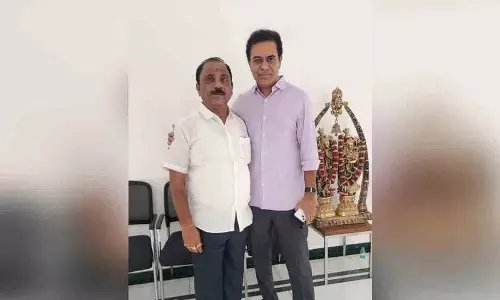 Congress पार्टी को झटका.. मंत्री जुपल्ली के अनुयायी बीआरएस में शामिल होने को तैयार Congress पार्टी को झटका.. मंत्री जुपल्ली के अनुयायी बीआरएस में शामिल होने को तैयार
