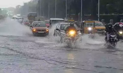 IMD हैदराबाद ने तेलंगाना में भारी बारिश के लिए ऑरेंज अलर्ट जारी किया IMD हैदराबाद ने तेलंगाना में भारी बारिश के लिए ऑरेंज अलर्ट जारी किया