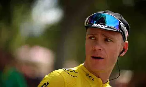 दुर्घटना में घायल हुए Chris Froome, सर्जरी के लिए अस्पताल में भर्ती दुर्घटना में घायल हुए Chris Froome, सर्जरी के लिए अस्पताल में भर्ती