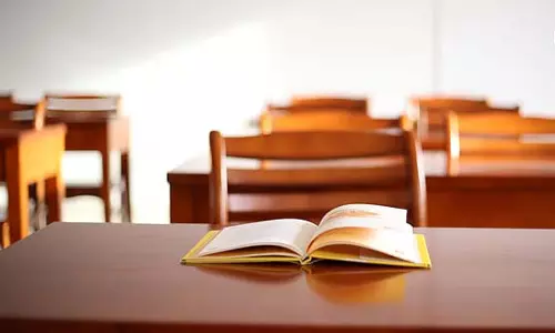 Gopiballavpur के स्कूल में अभिभावकों के साथ बैठक