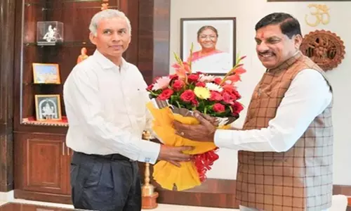 मध्य प्रदेश के मुख्य सचिव अनुराग जैन को मिला एक साल का एक्सटेंशन, सीएम ने दी बधाई मध्य प्रदेश के मुख्य सचिव अनुराग जैन को मिला एक साल का एक्सटेंशन, सीएम ने दी बधाई