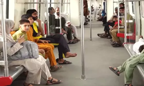 चीन निर्मित मेट्रो पाकिस्तान में लोकप्रिय चीन निर्मित मेट्रो पाकिस्तान में लोकप्रिय