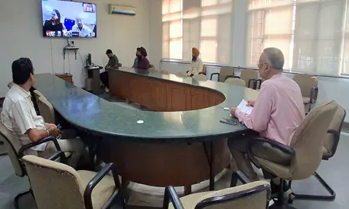 Punjab में बाढ़ के बाद स्वास्थ्य विभाग हाई अलर्ट पर Punjab में बाढ़ के बाद स्वास्थ्य विभाग हाई अलर्ट पर