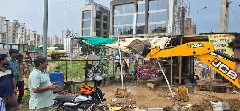 Gurugram नगर निगम ने शहर भर में अतिक्रमण पर कार्रवाई की Gurugram नगर निगम ने शहर भर में अतिक्रमण पर कार्रवाई की